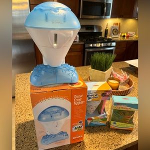 Rival snow cone maker with cups/straws, and holders
